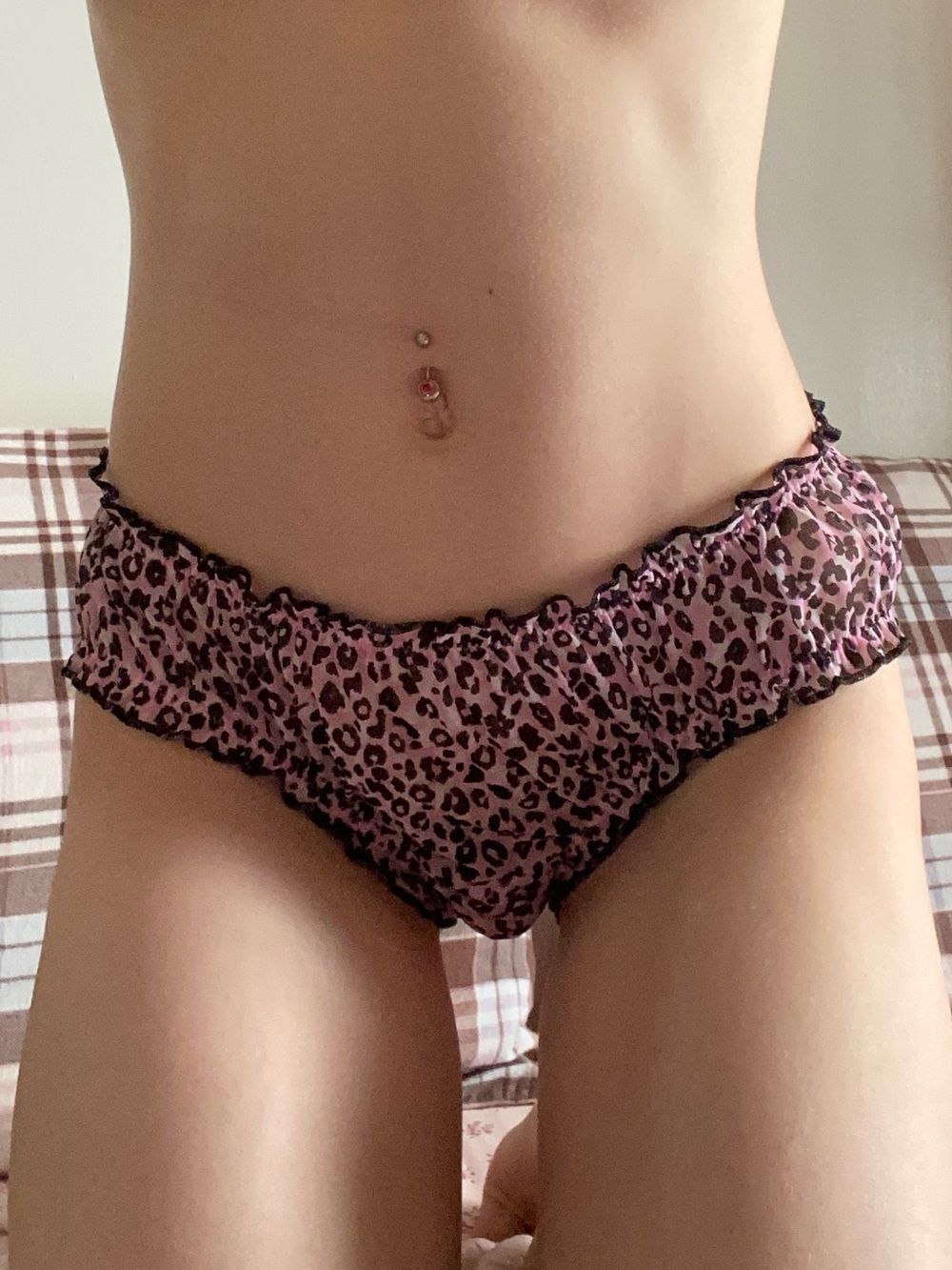 VS Pink Ruffle Cheeky Panty - Pink Leopard